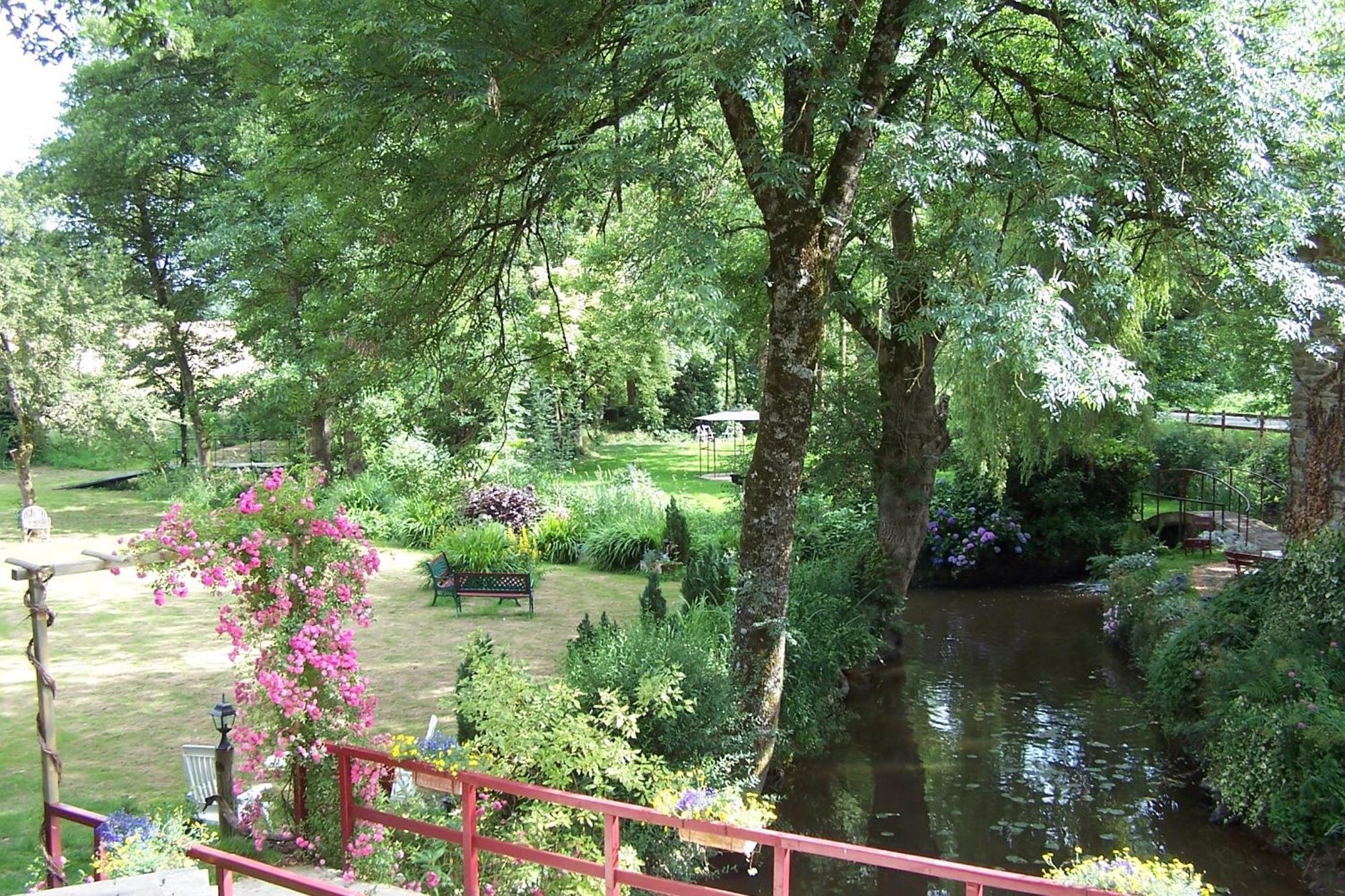 Bed and Breakfast Le Moulin Du Bignon Lassy Экстерьер фото